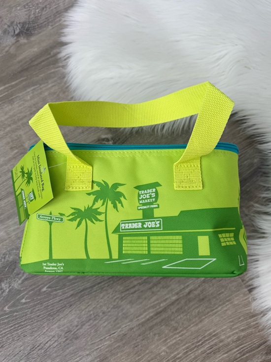 Trader Joe'S Handbags - 💙💚Trader Joe's Mini Insulated Bag - Lime Green with Blue Trim